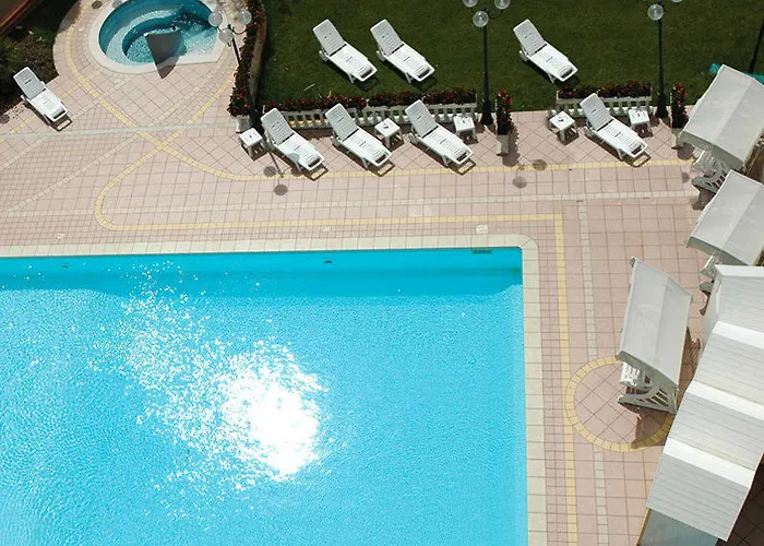 尼图诺酒店 切尔维亚